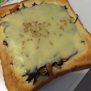 ひじきとチーズのトースト